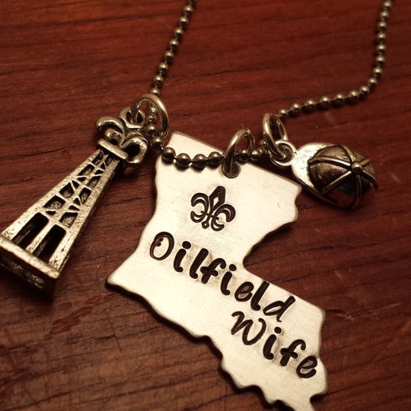 Louisiana Oilfield wife necklace, Louisiana oil field wife, fleur de lis, on a rig, roughneck, hitch life, oil field, derrick, Hand stamped