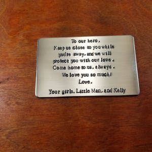 Para nuestro héroe de la cartera de aluminio insertar, mantenerlo a salvo, policía, bombero, socorrista, militar, sellado a mano personalizado