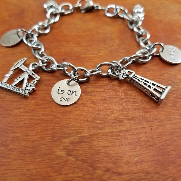 Oilfield charm bracelet, My heart is on a rig, Oil field wife bracelet, oil Derrick, hitch life, oil rig, roughneck jewelry, Hand Stamped