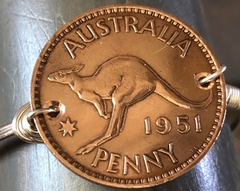 Vintage Australia Coin Kangaroo  Wire Clasp Bracelet