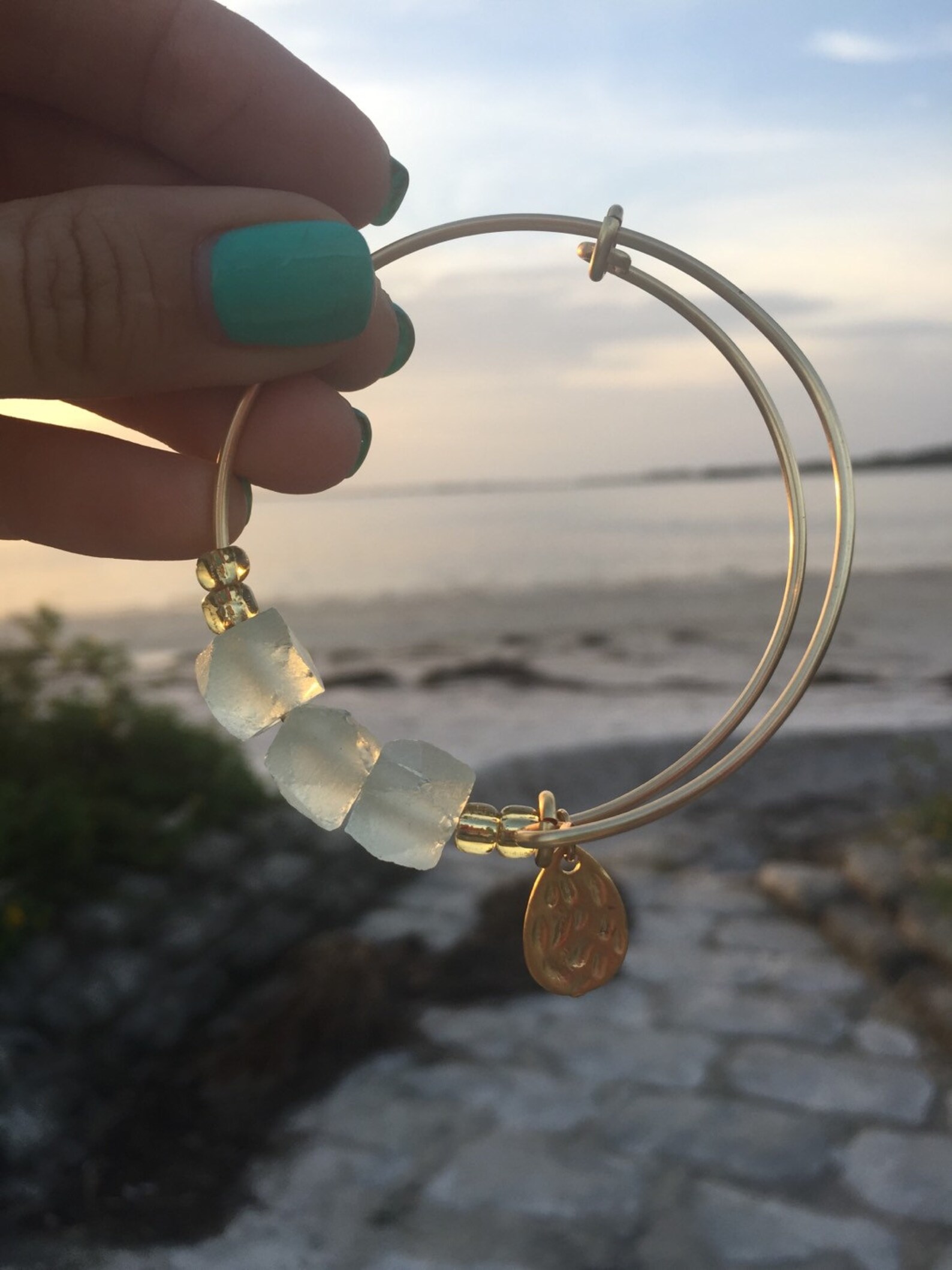 Expandable White / Clear Color Chunky Seaglass Bangle / Qty 1 Etsy
