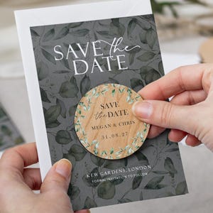 Save the Date-magneet met kaarten | Botanische Save the Date-trouwmagneten | Houten save-the-date- of avonduitnodigingen | Groene uitnodigingen