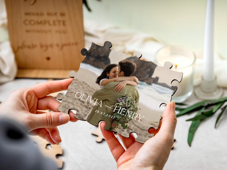 Libro de firmas alternativo para bodas / Libro de firmas tipo puzzle, regalo de boda personalizado para la pareja, recuerdo de boda rústico. imagen 4