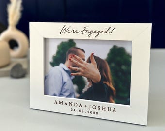 Personalisierter Verlobungsfotorahmen: Graviertes Holz, Paargeschenk