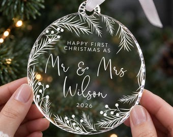 Enfeite de Natal personalizado "Sr. e Sra." para o primeiro Natal do casal, presente de casamento para recém-casados, ornamento de árvore de Natal para casais, lembrança de casamento.