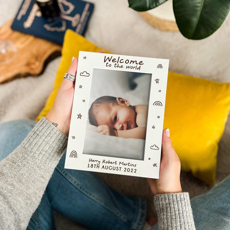 Marco de fotos personalizado para bebé / Regalo grabado para recién nacido imagen 5