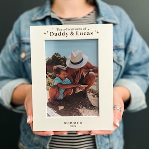 Die Abenteuer von Daddy und Lucas | Personalisierter Fotorahmen | Perfektes Geburtstagsgeschenk für Papa & Vatertagsgeschenk | Erinnerungen zusammen festhalten