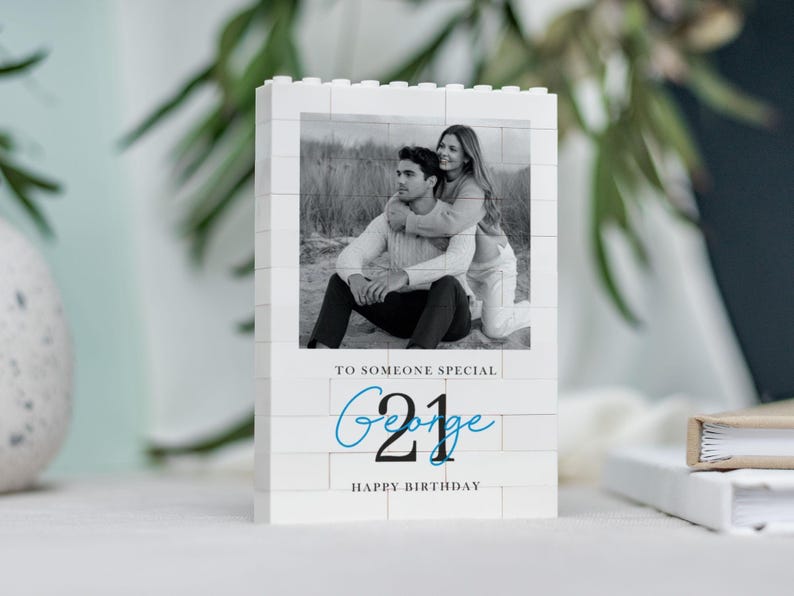 Regalo personalizzato per il 21° compleanno per lui, mattoncini da costruzione personalizzati con foto per figlio, ricordo del passaggio all'età adulta immagine 1
