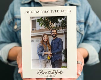 Regalo personalizzato per la prima casa per coppie / Cornice portafoto "La nostra prima casa insieme", regalo di inaugurazione della casa personalizzato, regalo per il trasloco, cornice incisa