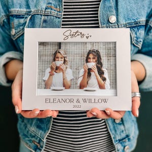 Regalo di Natale personalizzato per sorelle / Cornice per foto con testo personalizzato / Regalo di compleanno per sorella maggiore / Cornice per foto di famiglia / Regalo per sorella da fratello