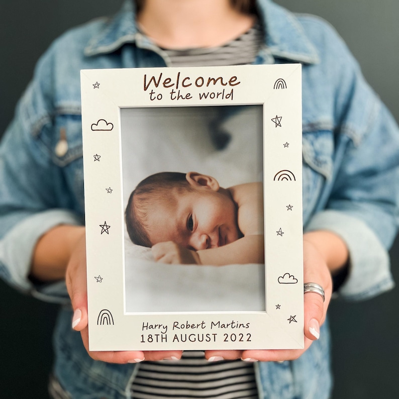 Marco de fotos personalizado para bebé / Regalo grabado para recién nacido imagen 1