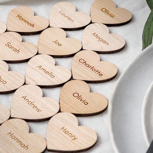 Segnaposto personalizzati, bomboniere in legno per ospiti di nozze, nomi in legno tagliati al laser, segnaposto per tavoli nuziali, segnaposto in legno ricordo da 4 mm