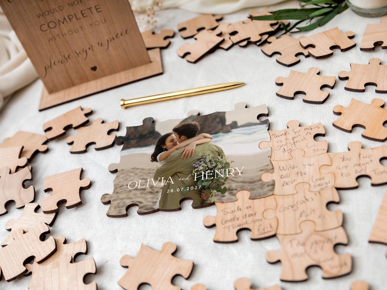Libro de firmas alternativo para bodas / Libro de firmas tipo puzzle, regalo de boda personalizado para la pareja, recuerdo de boda rústico. imagen 5
