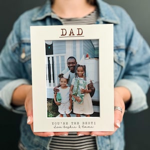 Personalisierter Papa Geschenk Fotorahmen | Geschenkidee zum Geburtstag und Vatertag für Papa, Stiefvater, Papa - Individueller Bilderrahmen für den besonderen Tag des Papas