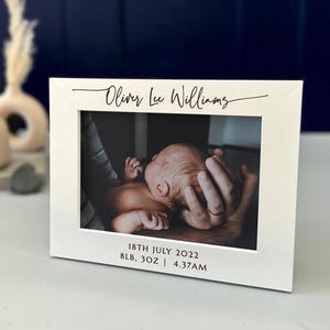 Gepersonaliseerde fotolijst babyaankondiging, pasgeboren baby Moederdagcadeaus, aangepast gegraveerd naambord geboortegegevens, aandenken