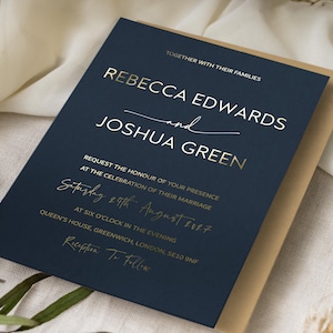 Invitación de boda en azul marino y dorado / Diseño moderno "Dubái" con escritura minimalista de lujo y oro rosa.
