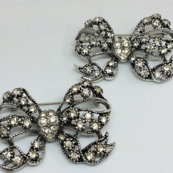 2 x Art Deco Style 1970s Chrome Tone & Paste Stone Bow Shaped Vintage Costume Brooch