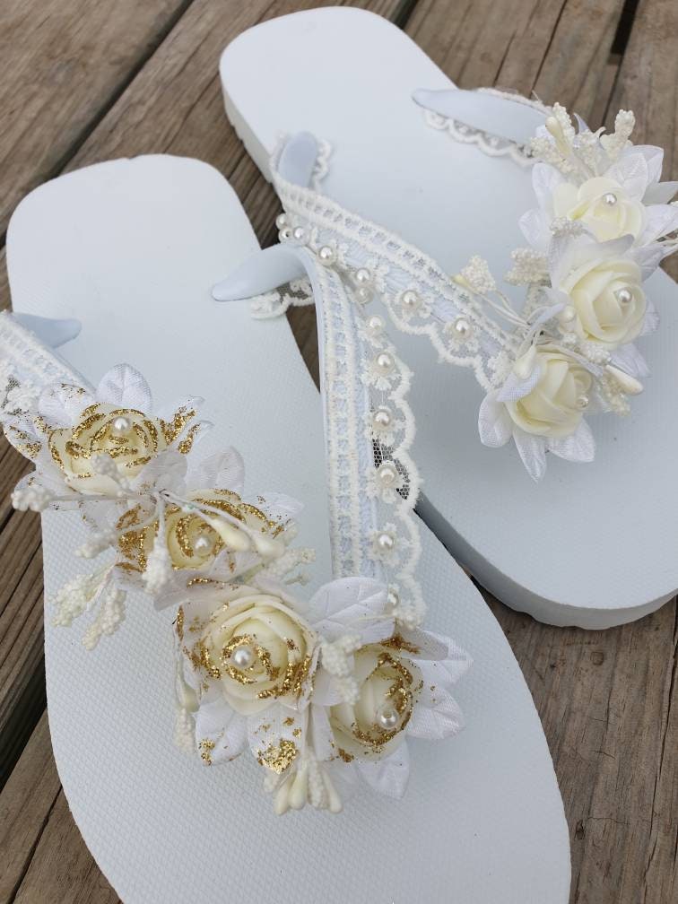 Ivory flowers Lace Flip Flops ...Bridal ivory Flip flops. | Etsy