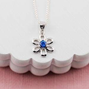 Personalisierte kleine Mädchen Sterling Silber CZ Birthstone Daisy Charm Halskette, Kinder Schmuck, Kinder, Kleinkind, Blumenmädchen Geschenk