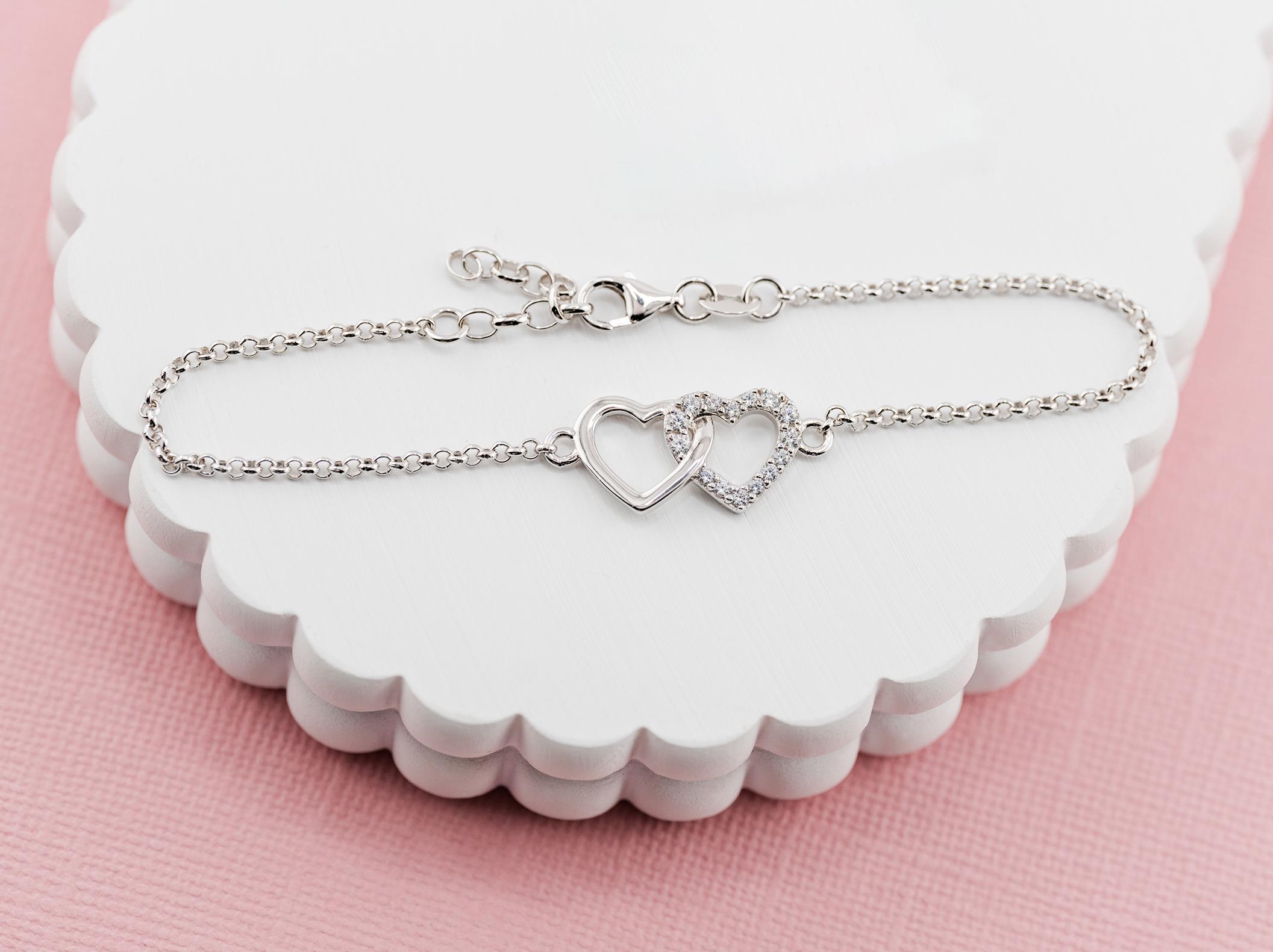 Set di 2 braccialetti a forma di cuore con iniziali