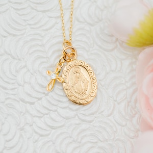 Medalla Milagrosa con Cruz en Plata de Ley o Chapada en Oro de 14K, Regalo para Primera Comunión de Niñas y Confirmación para Adolescentes.