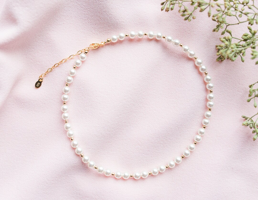 Nuria - Small Gold Children Necklace