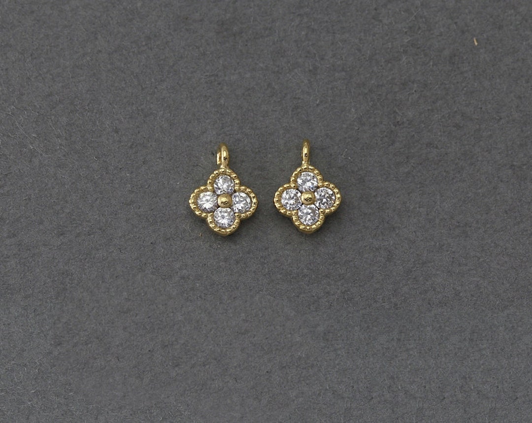 Clover Brass Pendant . Wedding Jewelry, Bridal Jewelry . 16K Polished