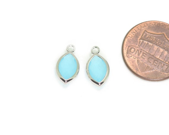 16K Polished Gold Plated over Brass / 2 Pcs Ocean Blue Glass Pendant Jewelry Craft Supplies AG001-PG-OB 16K Polished Gold Plated over Brass / 2 Pcs Ocean Blue Glass Pendant Jewelry Craft Supplies AG001-PG-OB
