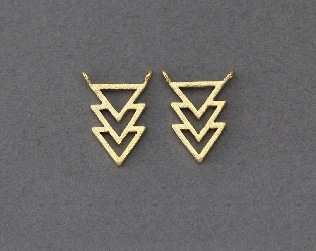 Arrow Brass Pendant . Jewelry Craft Supply . 16K Matte Gold Plated Over