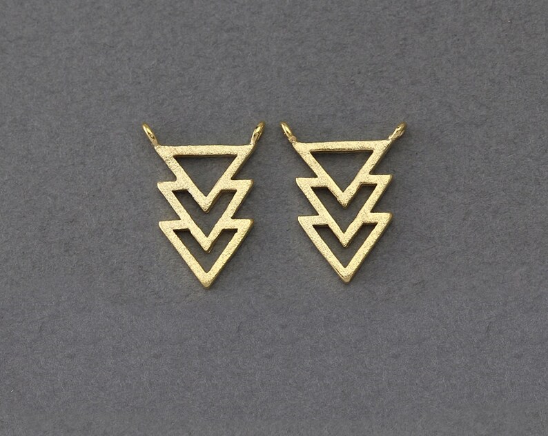 Arrow Brass Pendant . Jewelry Craft Supply . 16K Matte Gold Plated over Brass / 2 Pcs AC113-MG image 1