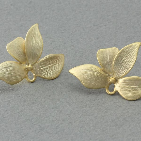 Flower Post Earring . Earring Component . 925 Sterling Silver Post . Matte Gold Plated over Brass / 2 Pcs - GC135-MG