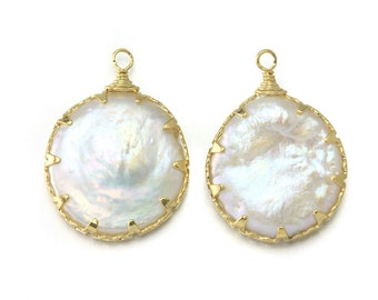 Mother of Pearl Pendant . Wedding Jewelry, Bridal Jewelry . 16K Polished Gold Plated over Brass / 2 Pcs - DG029-PG-WH