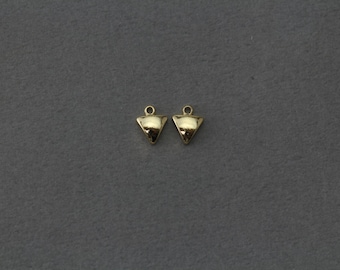 Triangle Brass Pendant . Jewelry Craft Supply . Polished Gold Plated over Brass / 4 Pcs - BC186-PG