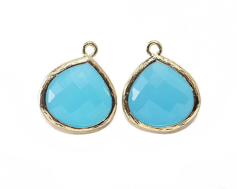 16K Polished Gold Plated over Brass / 2 Pcs Ocean Blue Glass Pendant Jewelry Craft Supplies AG001-PG-OB 16K Polished Gold Plated over Brass / 2 Pcs Ocean Blue Glass Pendant Jewelry Craft Supplies AG001-PG-OB