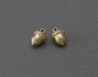 Acorn Brass Pendant . Jewelry Craft Supply . 16K Matte Gold Plated over Brass  / 2 Pcs - FC166-MG