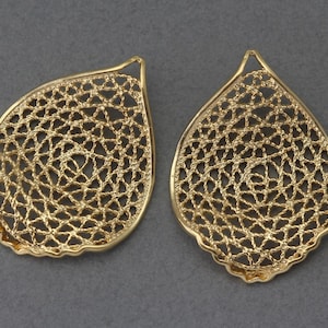 Teardrop Brass Pendant . Jewelry Craft Supply . 16K Matte Gold Plated over Brass  / 2 Pcs - LC016-MG