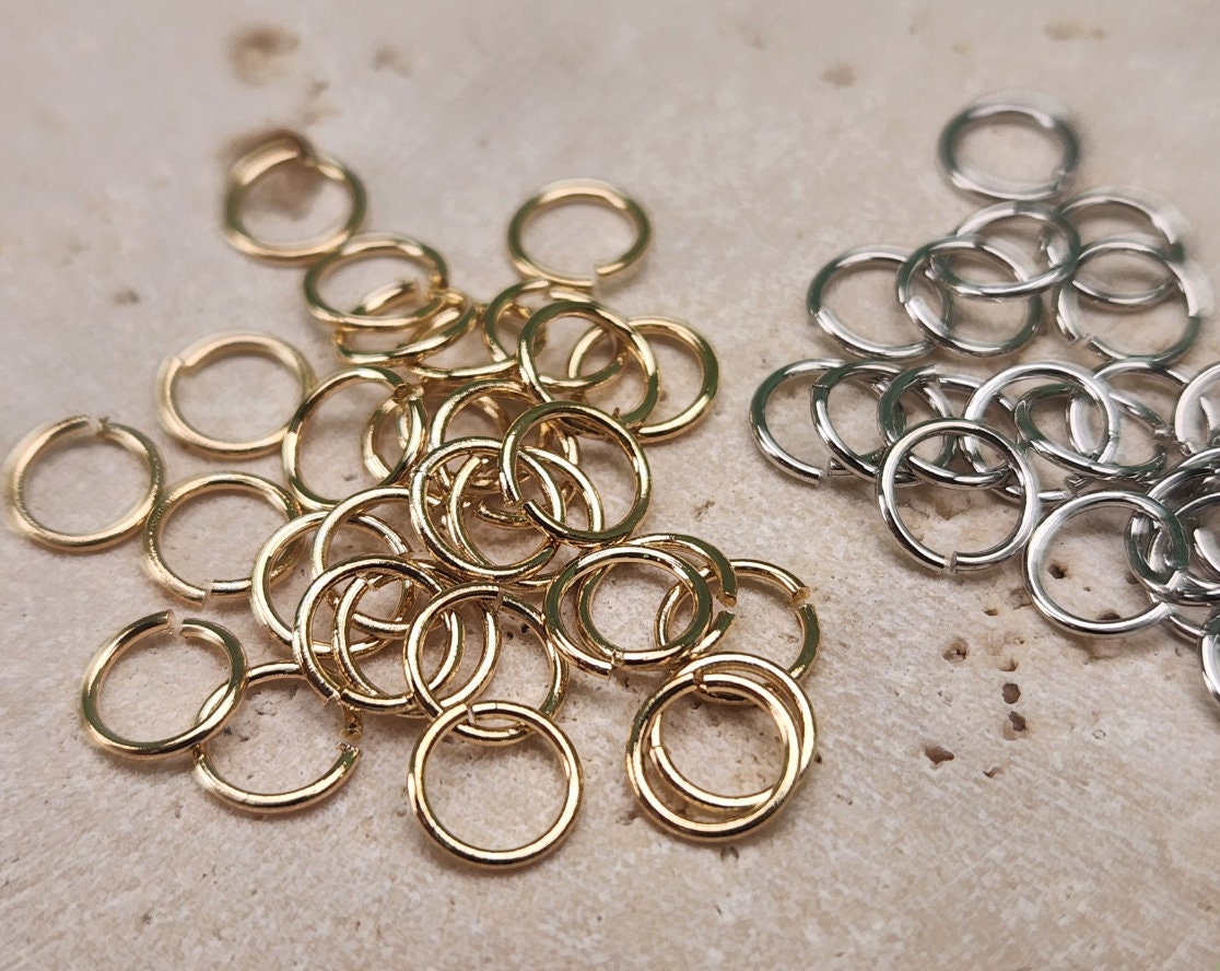 ジャンプリング 0.6 mm x 4 mm 。 22 ゲージ x 4 mm (内寸) 。 研磨