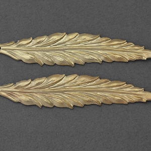 Leaf Pewter Pendant . Jewelry Craft Supply . 16K Matte Gold Plated over Pewter  / 2 Pcs - LC004-MG