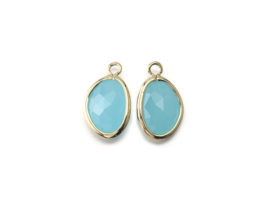 16K Polished Gold Plated over Brass / 2 Pcs Ocean Blue Glass Pendant Jewelry Craft Supplies AG001-PG-OB 16K Polished Gold Plated over Brass / 2 Pcs Ocean Blue Glass Pendant Jewelry Craft Supplies AG001-PG-OB