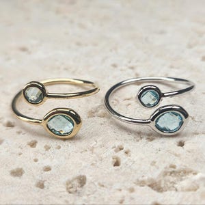 Bague réglable en verre aigue-marine. Plaqué poli / 1 pièce - Article n° CR001-AQ