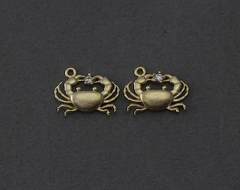 Crab Brass Pendant . Wedding Jewelry, Bridal Jewelry . Matte Gold Plated over Brass  / 2 Pcs - FC268-MG-CR
