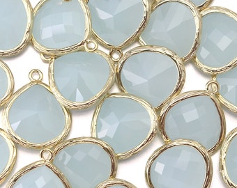 10% OFF (10 Pieces) Alice Blue Glass Pendant . Wholesale Jewelry Supply . 16K Polished Gold Plated over Brass / 10 Pcs - AG002-PG-AB