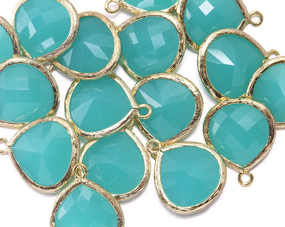 10 OFF 10 Pieces . Mint Glass Pendant . Wholesale Jewelry Supply . 16K