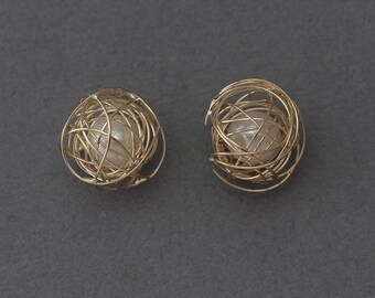 Dije de perlas de imitación. Suministro de joyería artesanal. Chapado en oro pulido sobre latón / 4 piezas - LC006-PG-WH