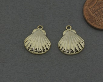 Clam Brass Pendant (Large) . Top Shell Pendant . Polished Gold Plated / 2 Pcs - AC350-PG