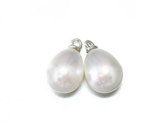 17mm x 10mm Teardrop Pearl Pendant . Wedding Jewelry, Bridal Jewelry . Polished Original Rhodium Plated over Brass / 10 Pcs - PP1710-PR-WH
