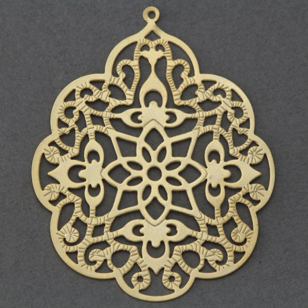 Flower Filigree  Pendant . Jewelry Craft Supply . 16K Matte Gold Plated over Brass  / 2 Pcs - GC064-MG