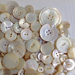 Mother-of-Pearl Button Assortment, Vintage, Mixed MOP & Shell Sizes and Types, 1 Cup 325 pcs, Collect or Craft image 7