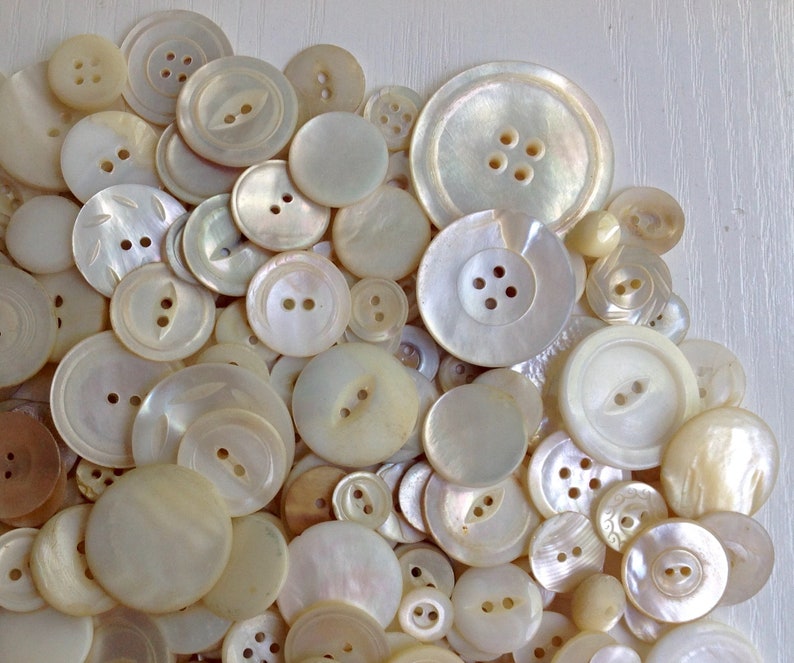 Mother-of-Pearl Button Assortment, Vintage, Mixed MOP & Shell Sizes and Types, 1 Cup 325 pcs, Collect or Craft image 7