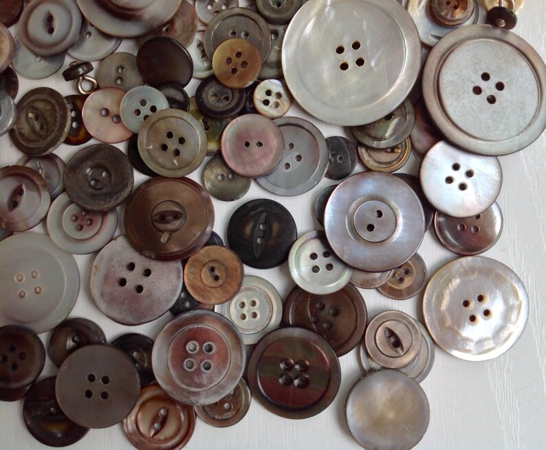 Natural Dark Iridescent Shell 1 Cup Assorted Mixed Size /& Type AB-1 Abalone Shell Buttons Collect or Craft Vintage 225 pcs